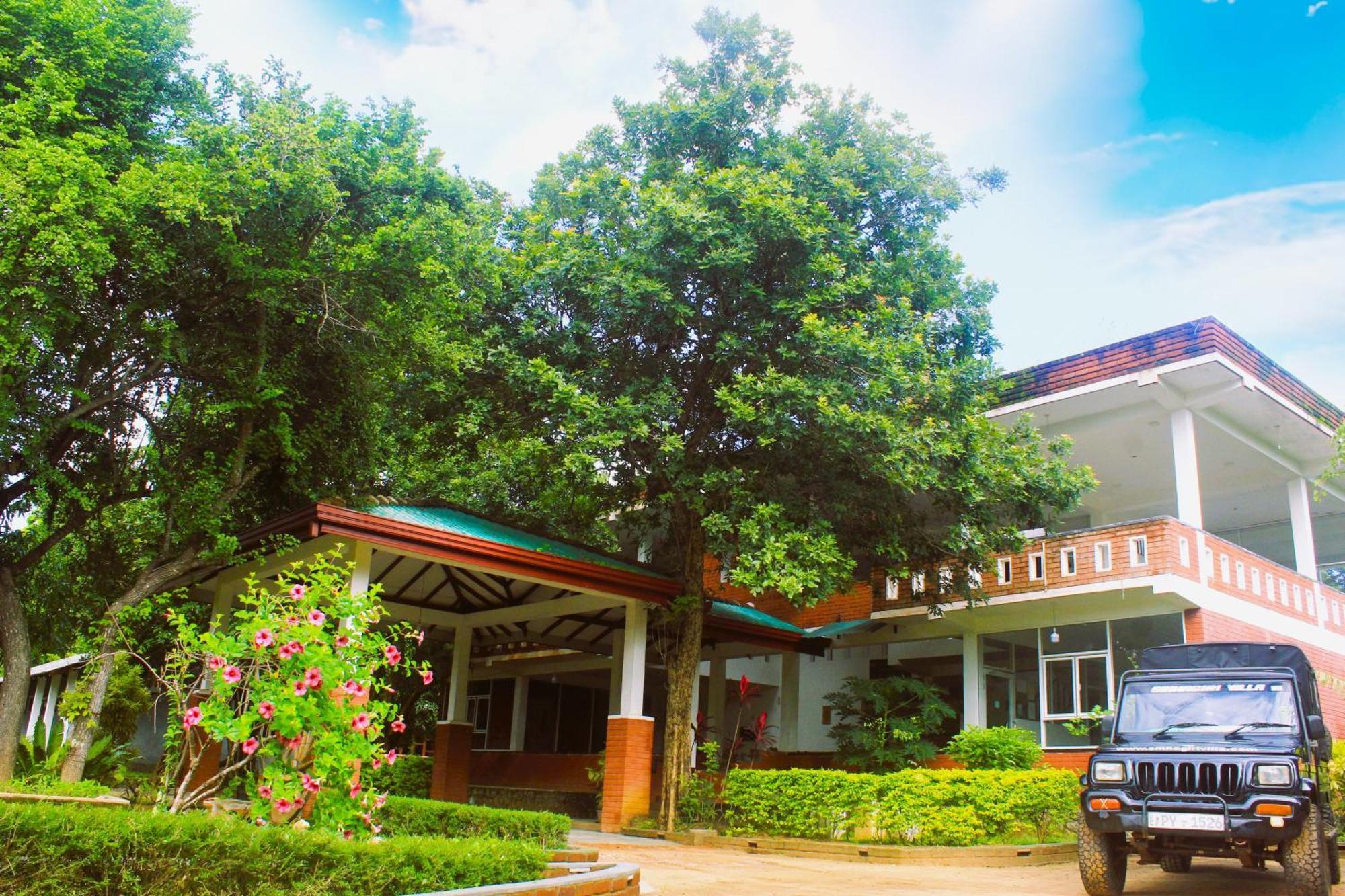 Green Hut Nature Resort Сигирия Екстериор снимка